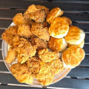 16-Piece Family Feast, 4 large side, 4 Drinks & 8 Biscuits