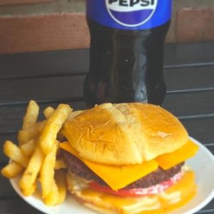 Deluxe Cheeseburger Combo